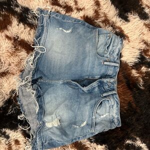 Trendy Frayed Blue Denim Shorts